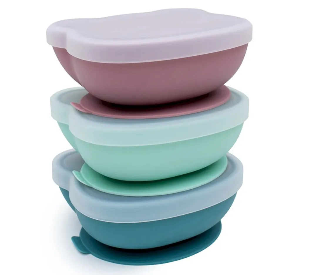 We Might Be Tiny Bol con Ventosa y Tapa Oso Dusty Rose^ Vajilla Infantil