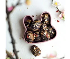 We Might Be Tiny Caja de Almuerzo Snackie® Bunny Dusty Rose