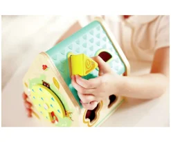 Niños Hape Clasificador de Formas en la Casa de Criaturas