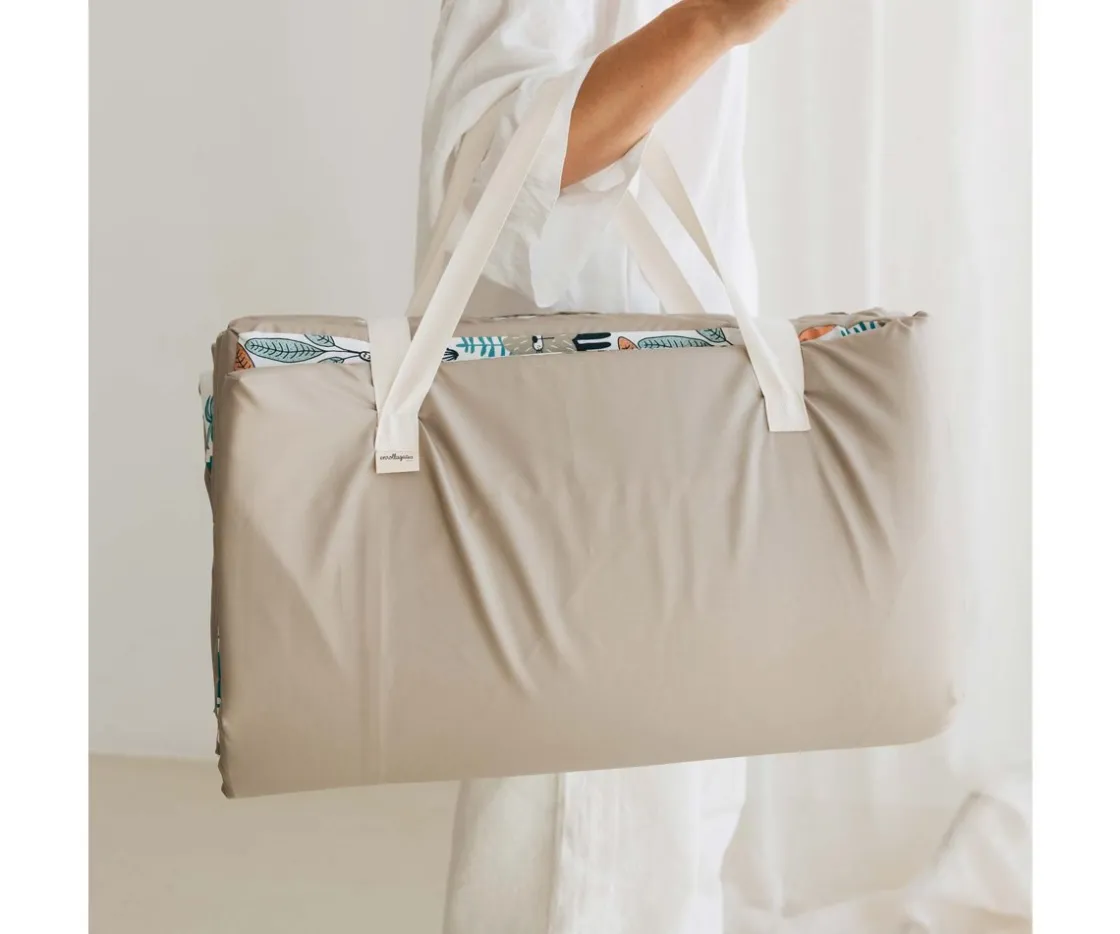 Mimaar Enrollagateo Impermeable Tucán con Espejo, Arco y Muñecos Sensoriales