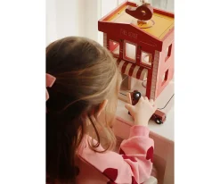 Niños Konges Slojd Estación de Bomberos FSC Multi