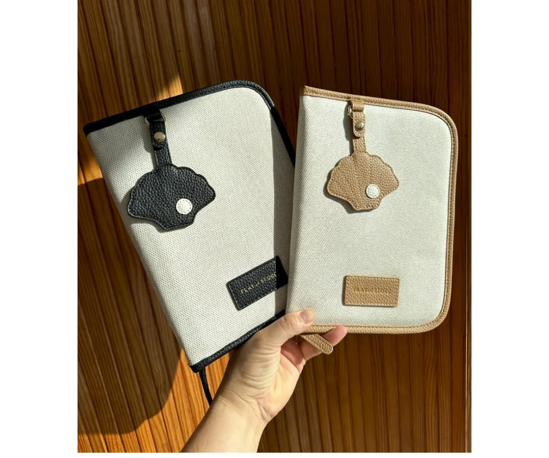 Play and store Portadocumentos Premium Camel^Niños Portadocumentos Bebé