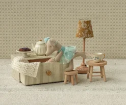 Niños Maileg Ratoncita Bailarina Hermana Pequeña en Sofá Cama Azul